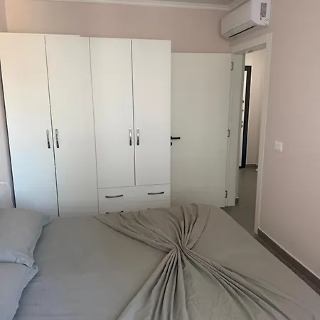 Apartment Paradise *